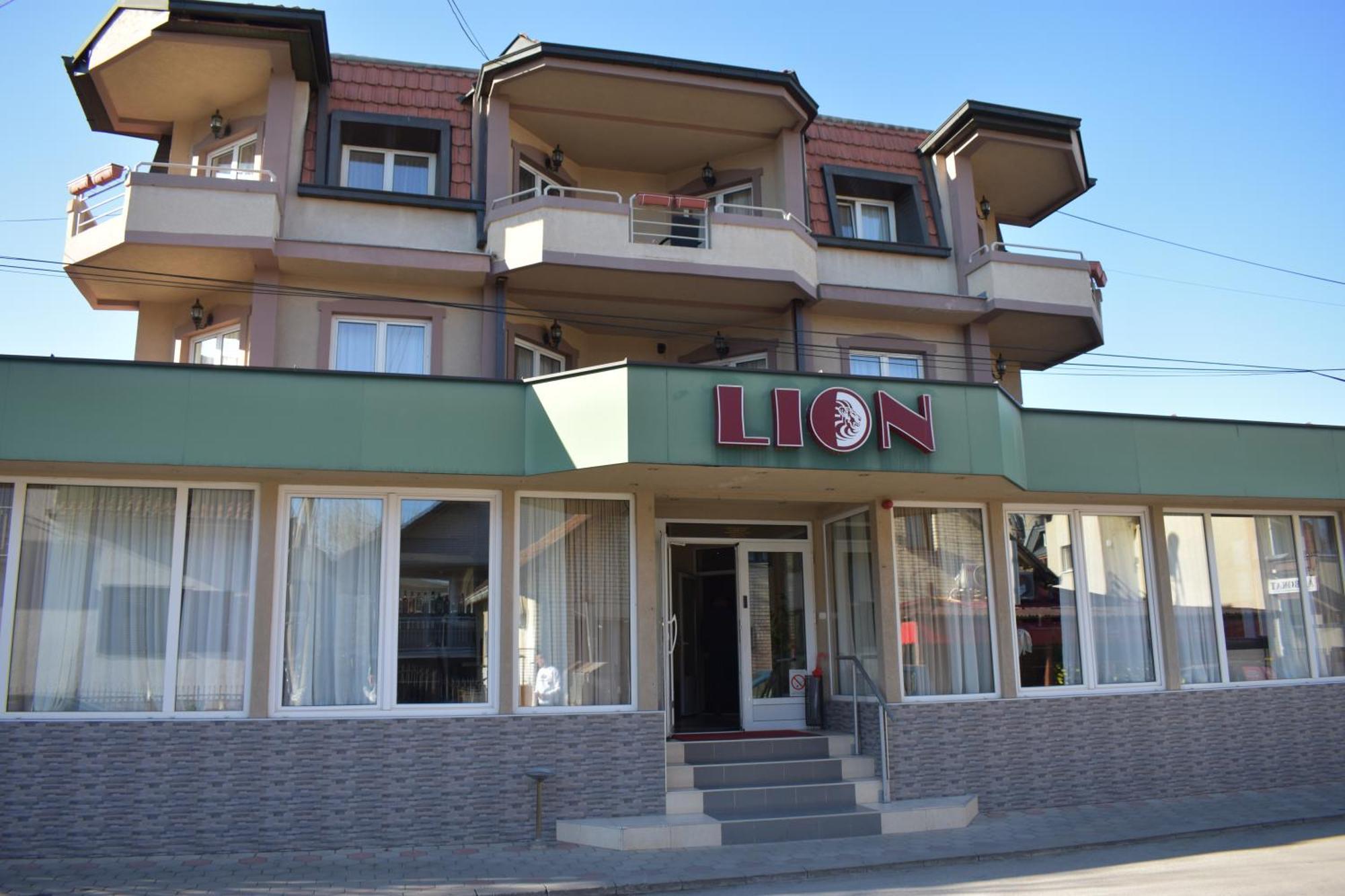 Garni Hotel Lion Ягодина Екстер'єр фото