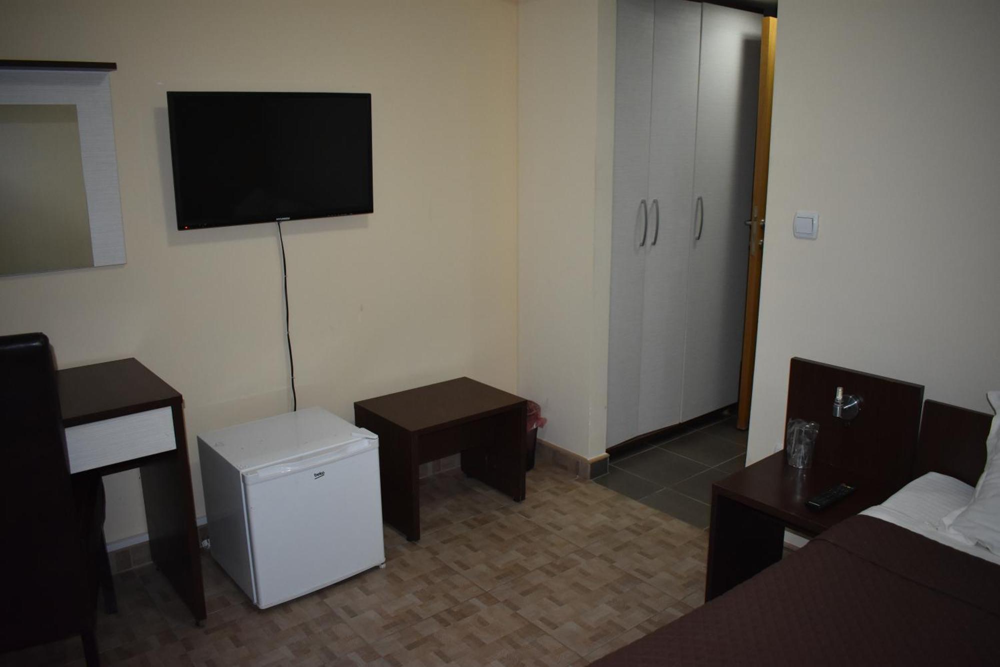 Garni Hotel Lion Ягодина Екстер'єр фото