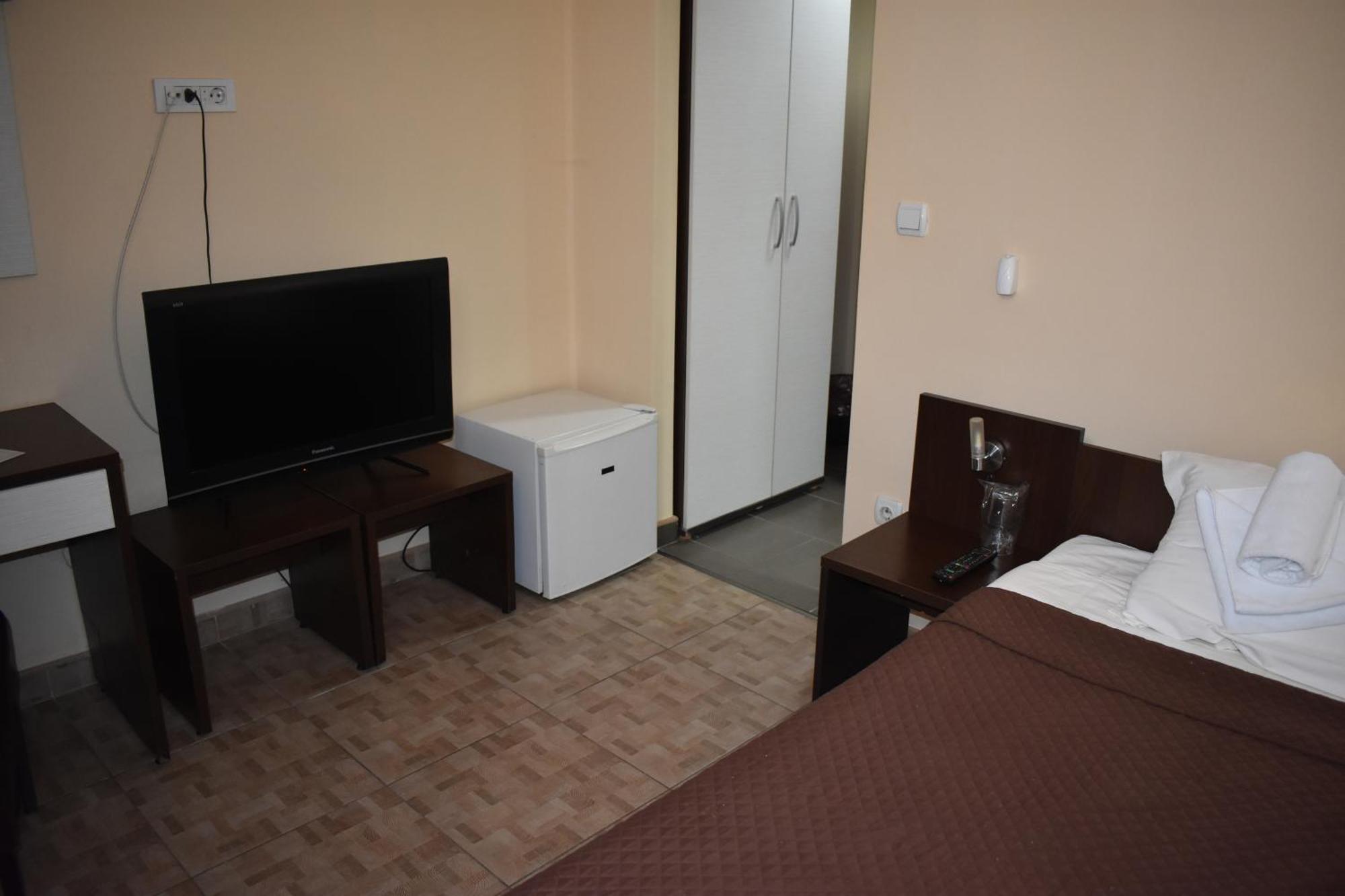 Garni Hotel Lion Ягодина Екстер'єр фото