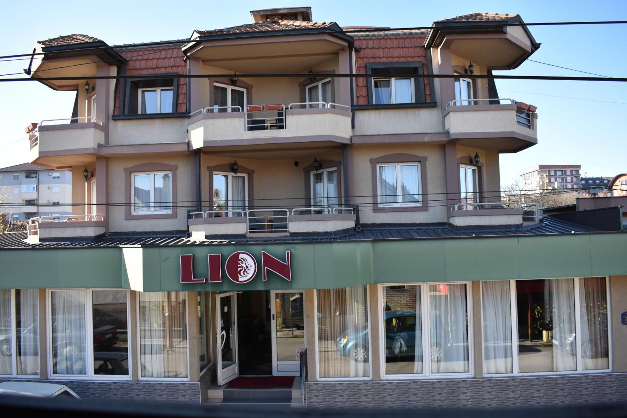 Garni Hotel Lion Ягодина Екстер'єр фото