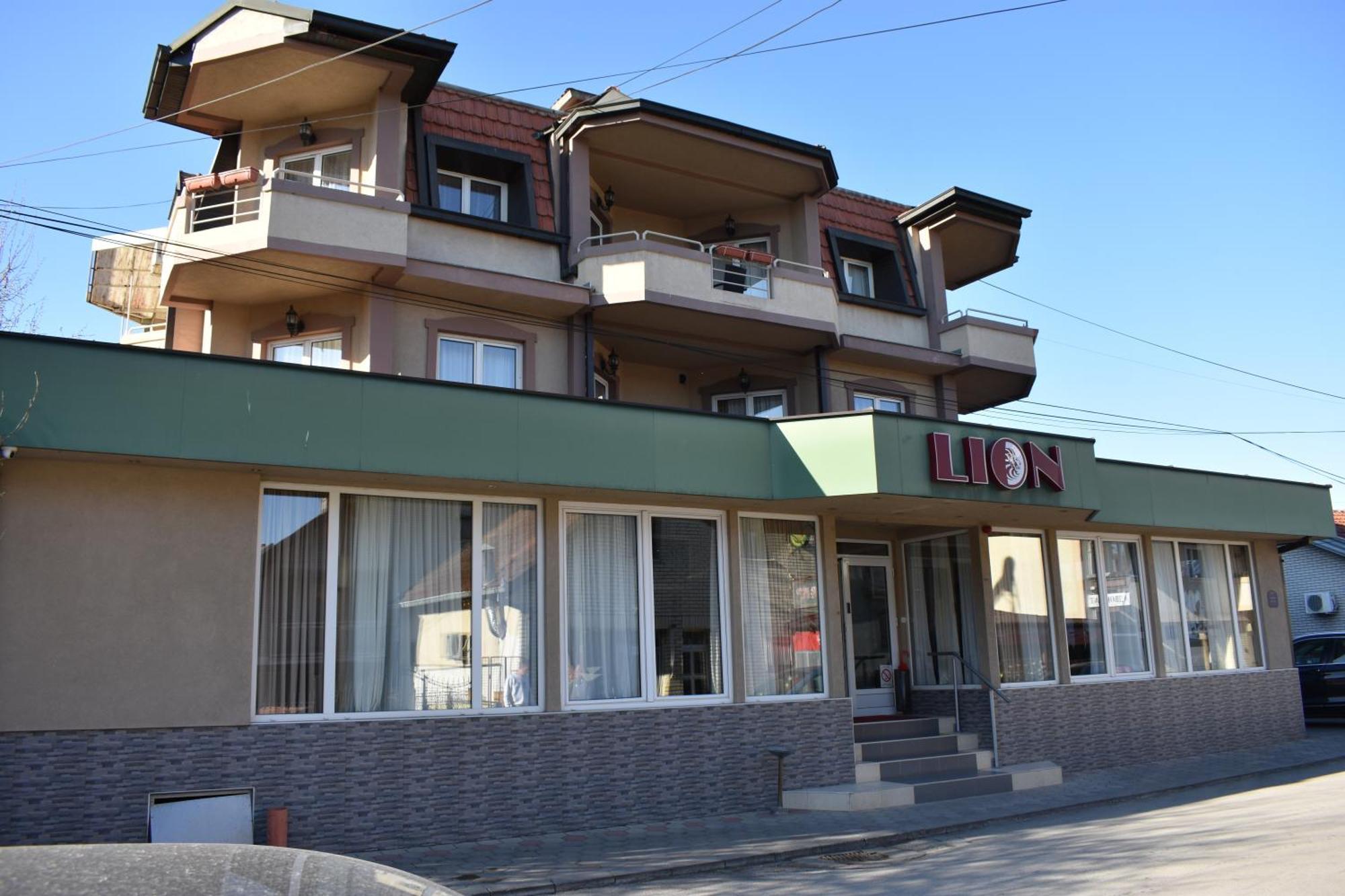 Garni Hotel Lion Ягодина Екстер'єр фото
