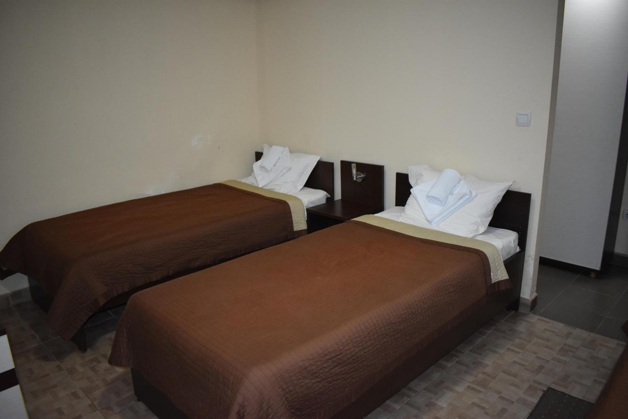 Garni Hotel Lion Ягодина Екстер'єр фото