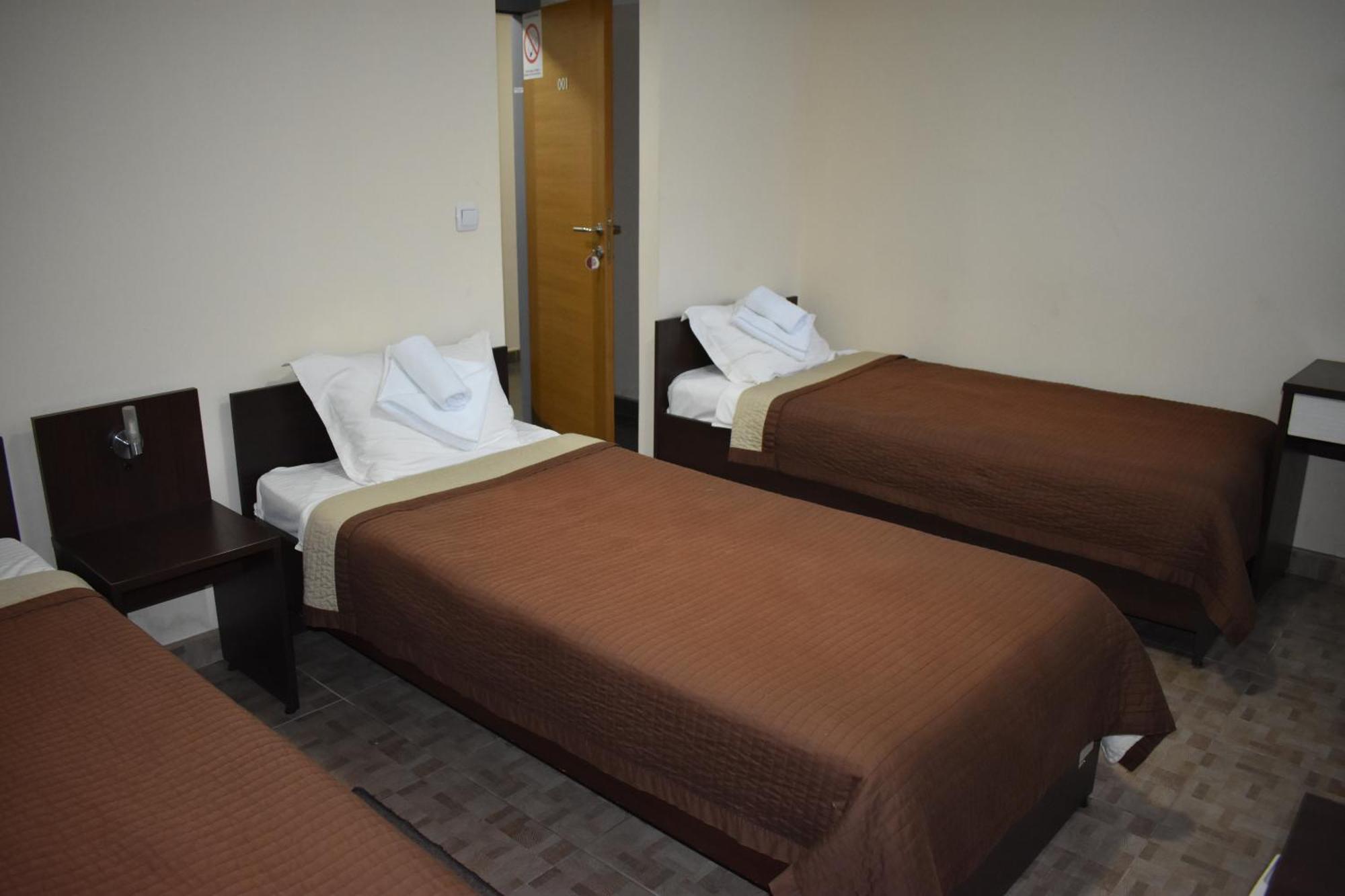Garni Hotel Lion Ягодина Екстер'єр фото