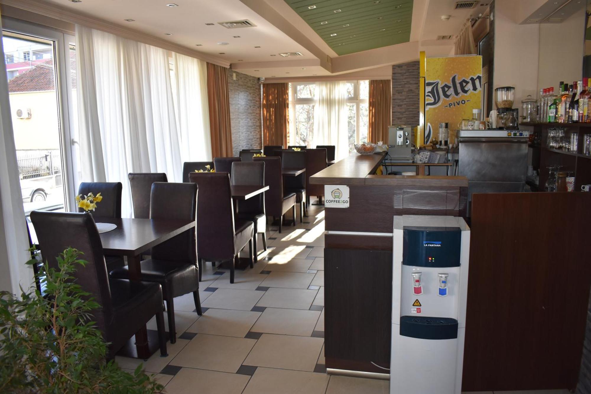 Garni Hotel Lion Ягодина Екстер'єр фото