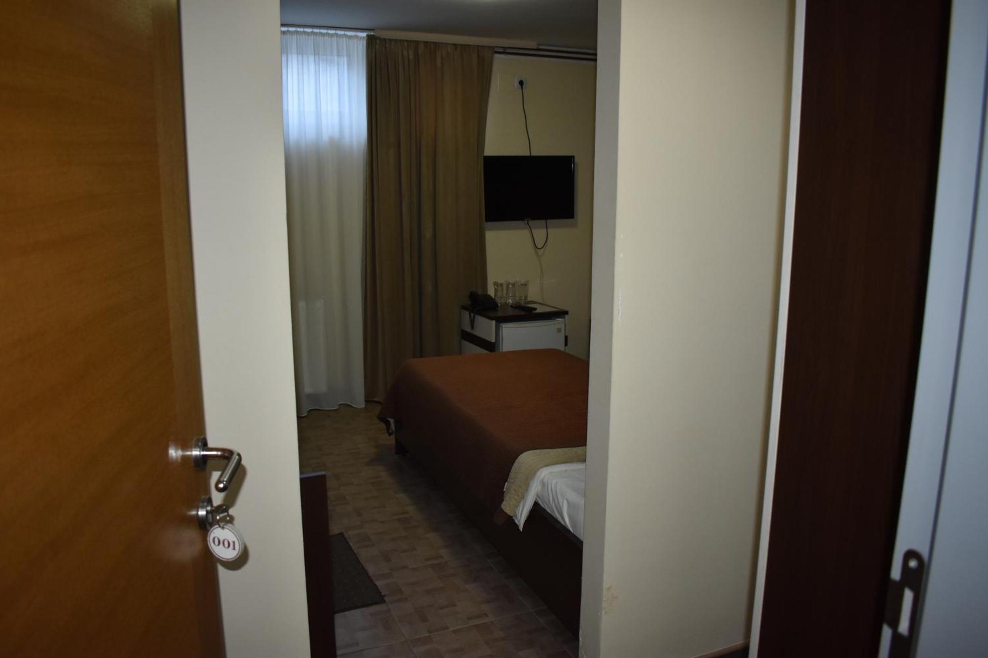 Garni Hotel Lion Ягодина Екстер'єр фото