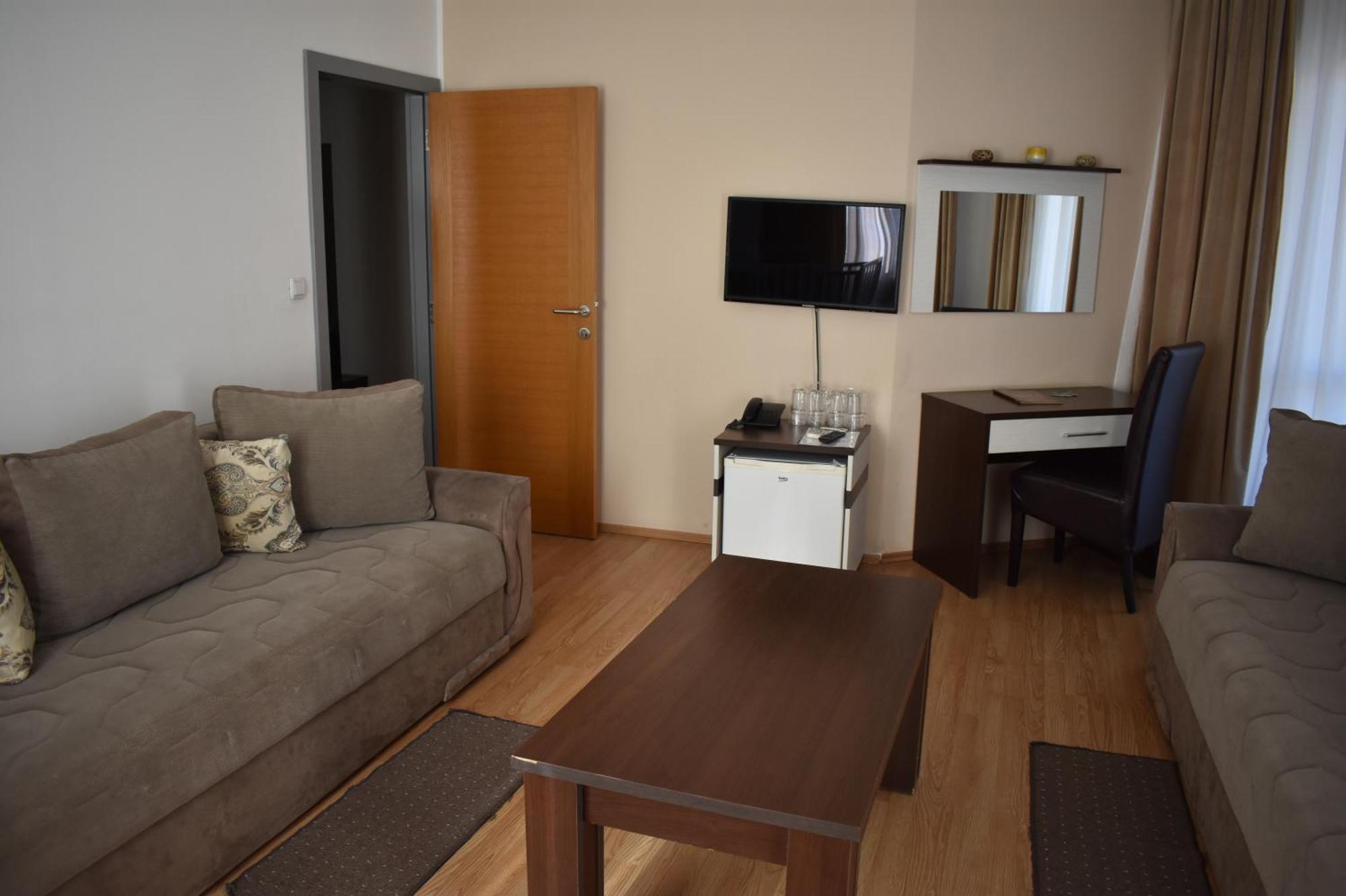 Garni Hotel Lion Ягодина Екстер'єр фото