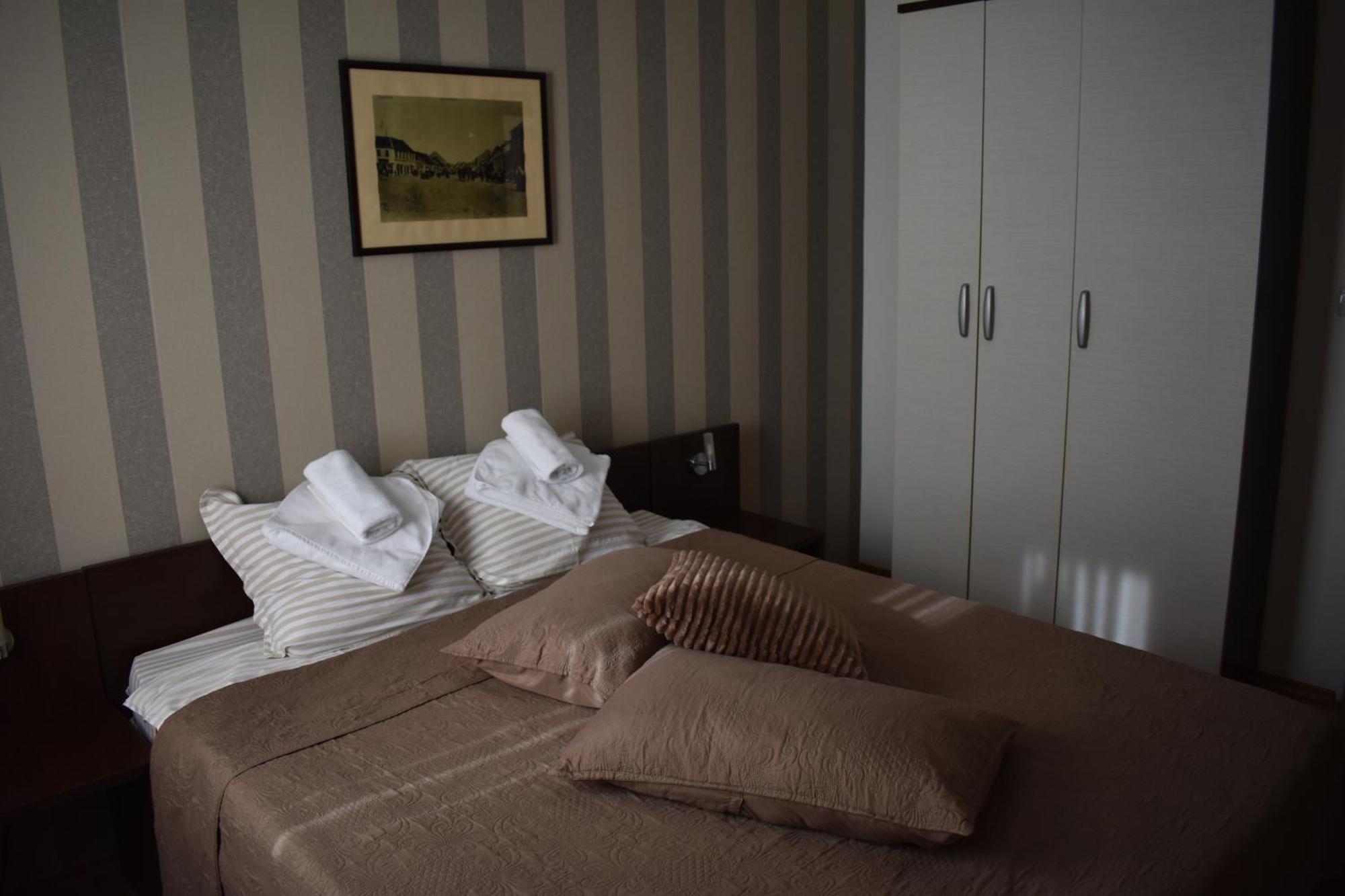 Garni Hotel Lion Ягодина Екстер'єр фото