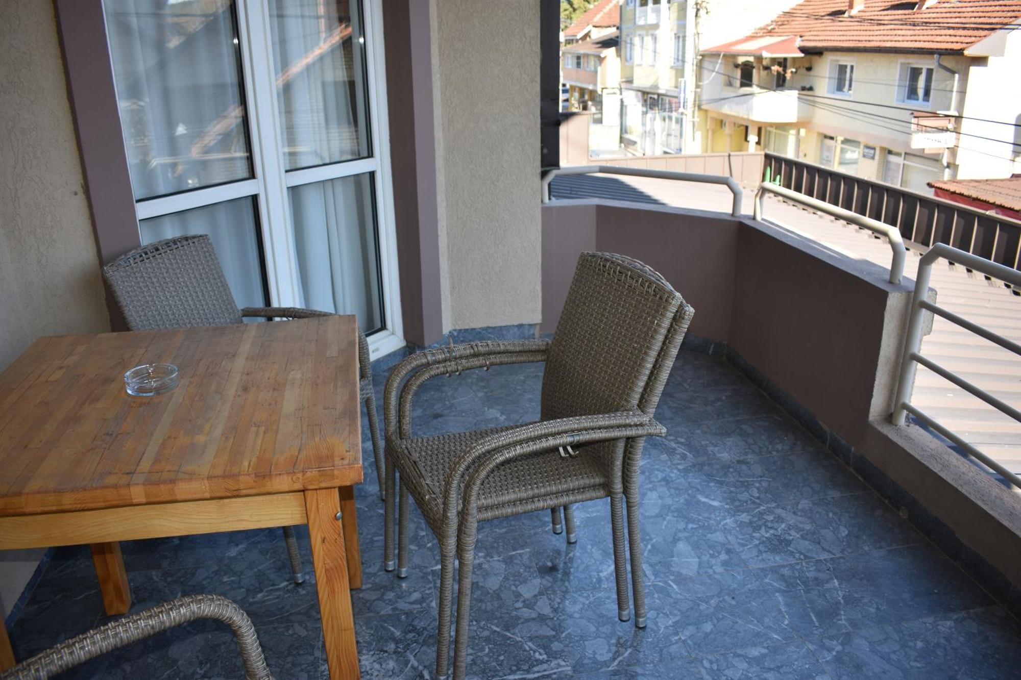Garni Hotel Lion Ягодина Екстер'єр фото