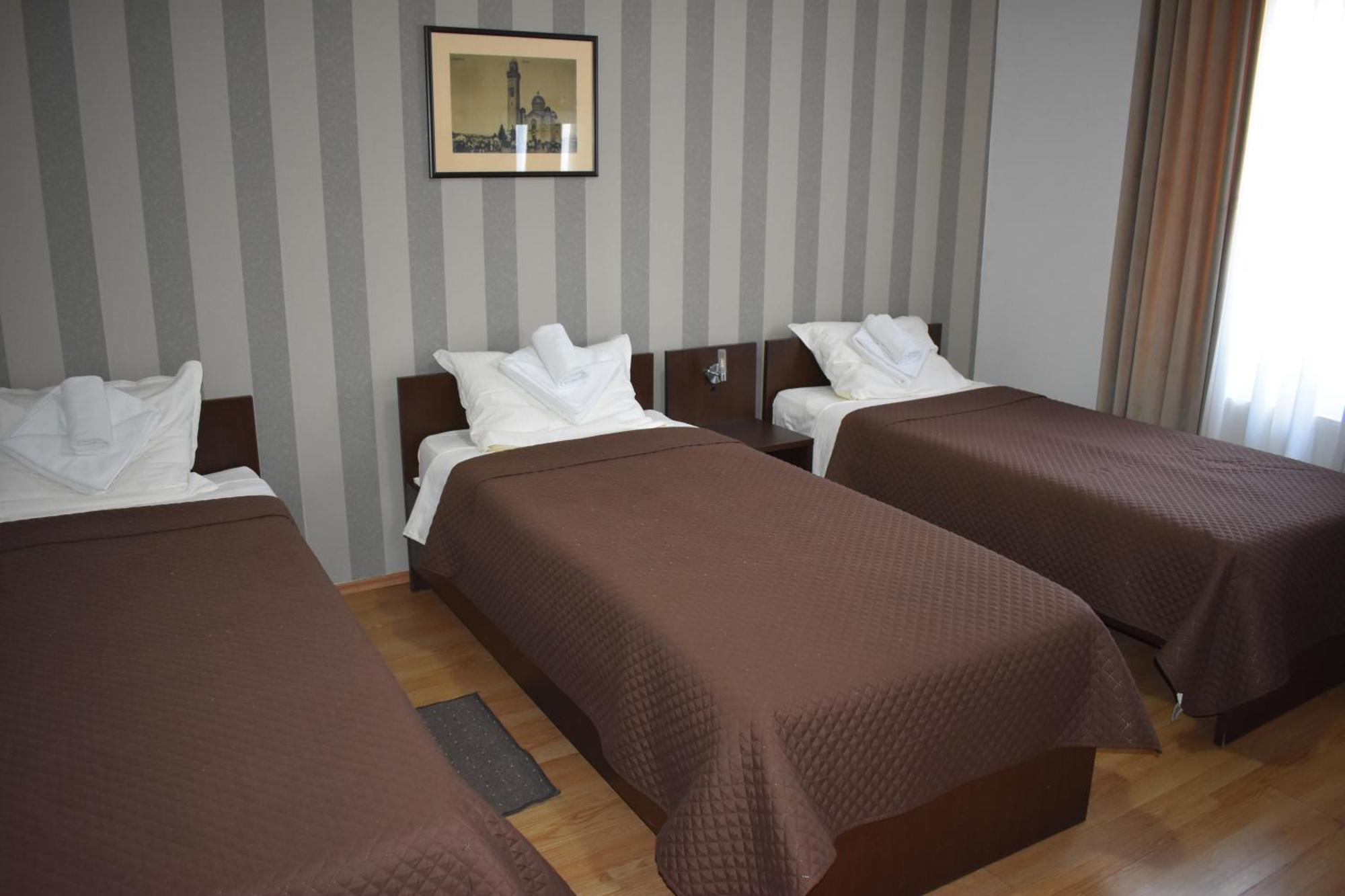 Garni Hotel Lion Ягодина Екстер'єр фото