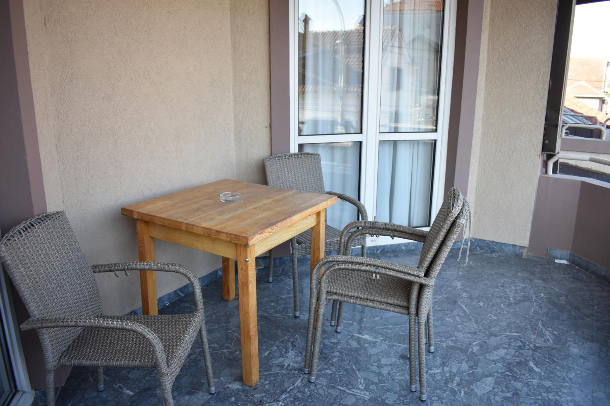 Garni Hotel Lion Ягодина Екстер'єр фото
