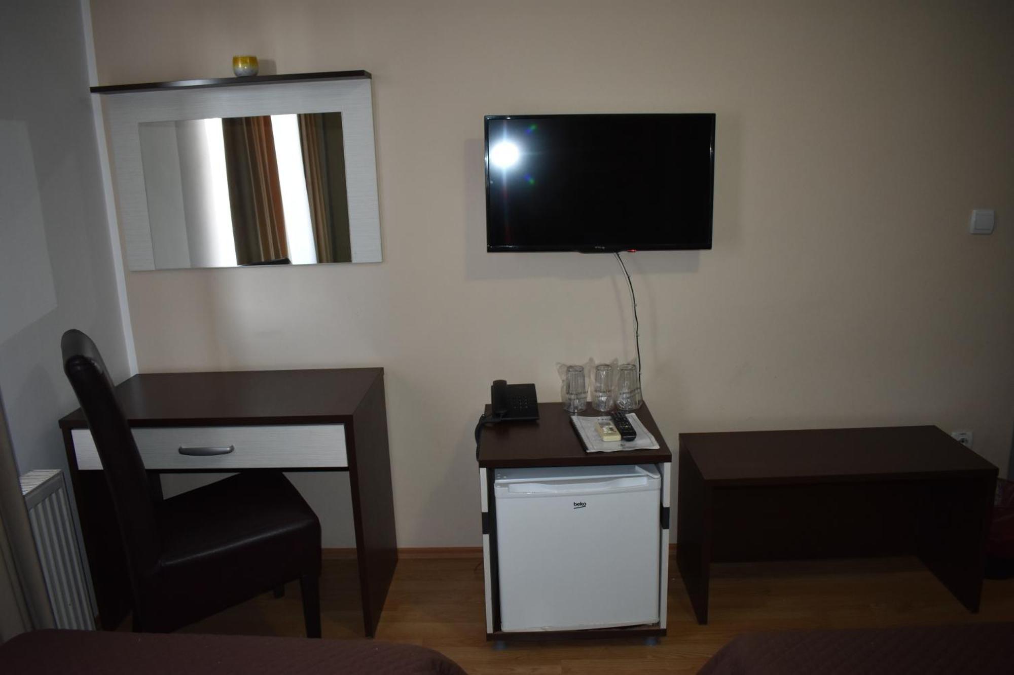 Garni Hotel Lion Ягодина Екстер'єр фото
