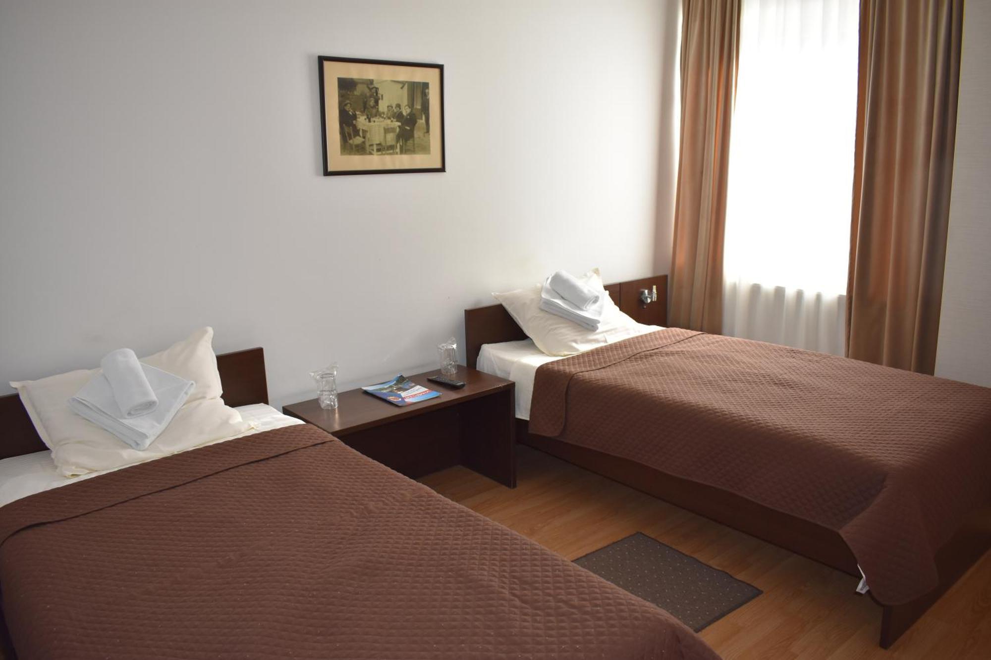 Garni Hotel Lion Ягодина Екстер'єр фото