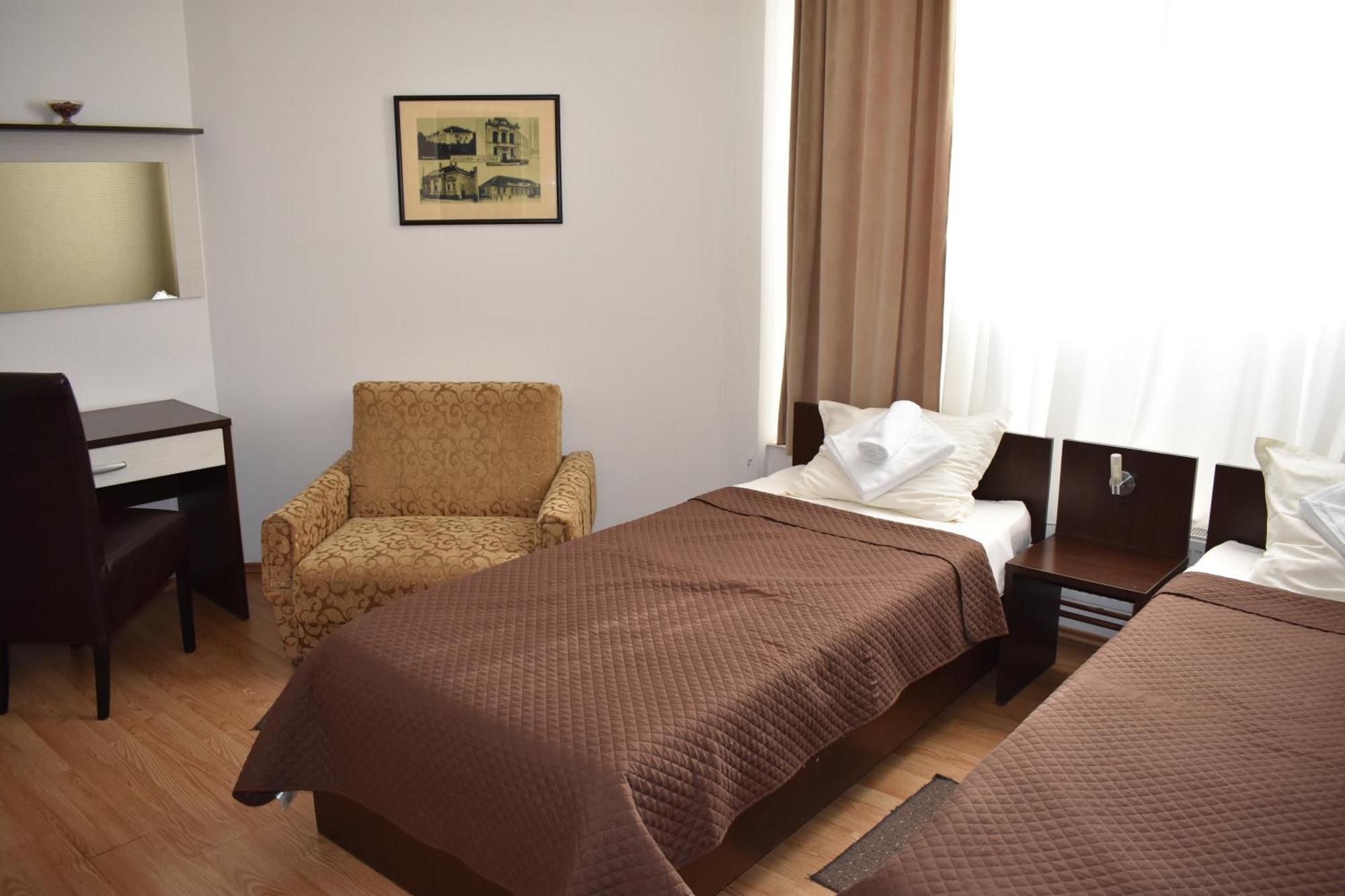 Garni Hotel Lion Ягодина Екстер'єр фото