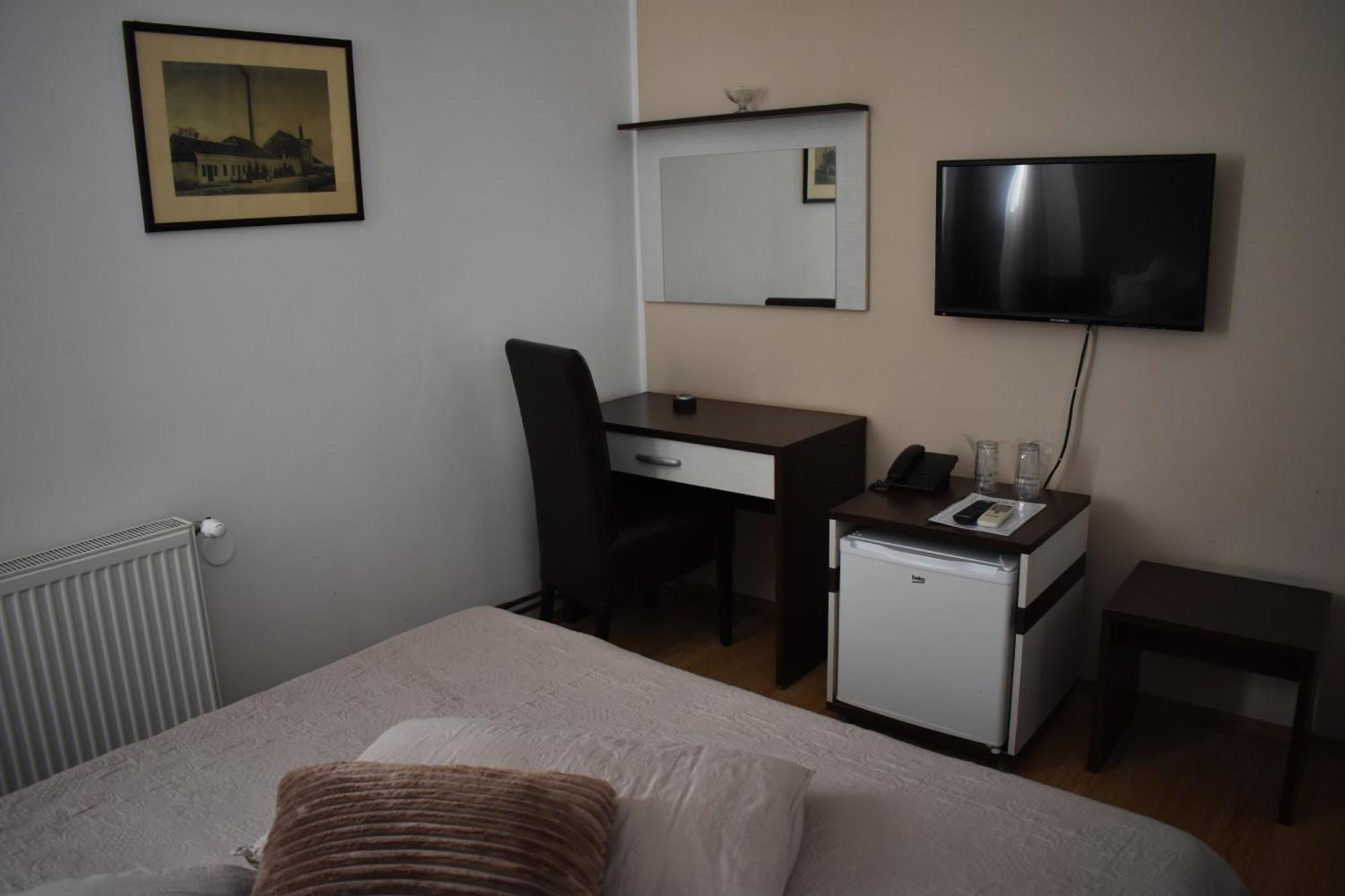 Garni Hotel Lion Ягодина Екстер'єр фото