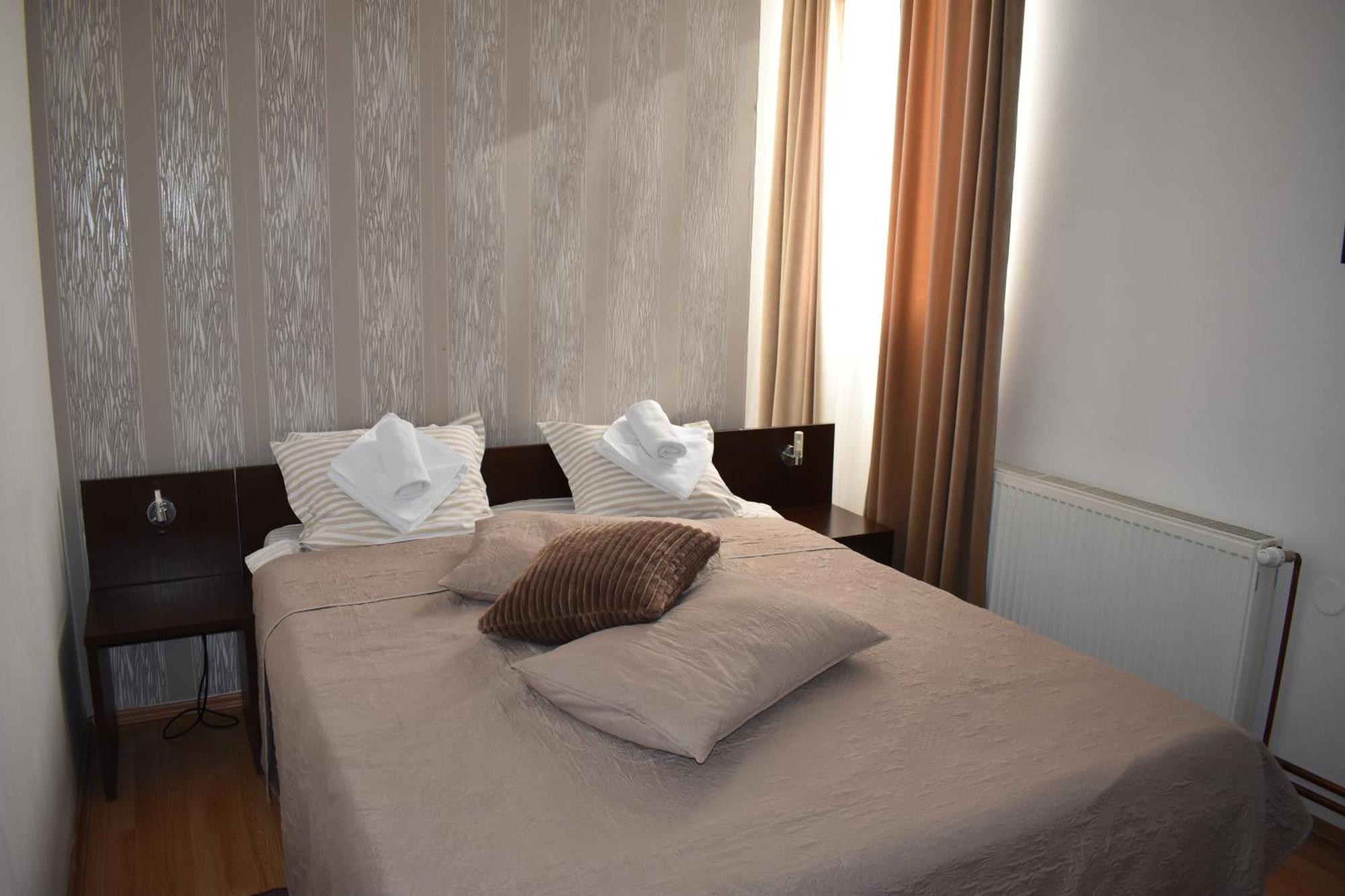 Garni Hotel Lion Ягодина Екстер'єр фото