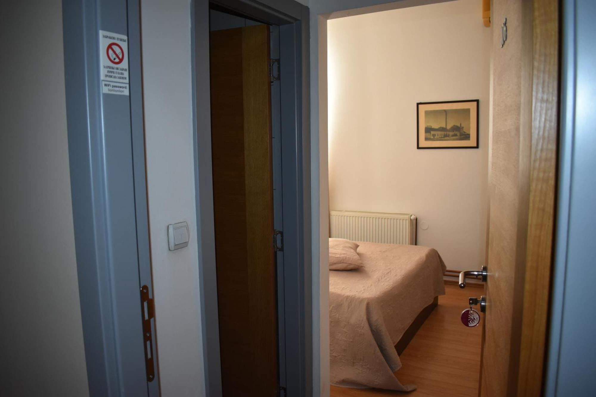 Garni Hotel Lion Ягодина Екстер'єр фото