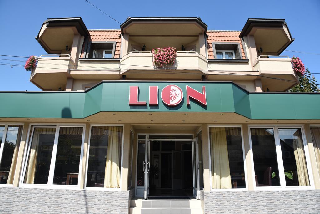 Garni Hotel Lion Ягодина Екстер'єр фото